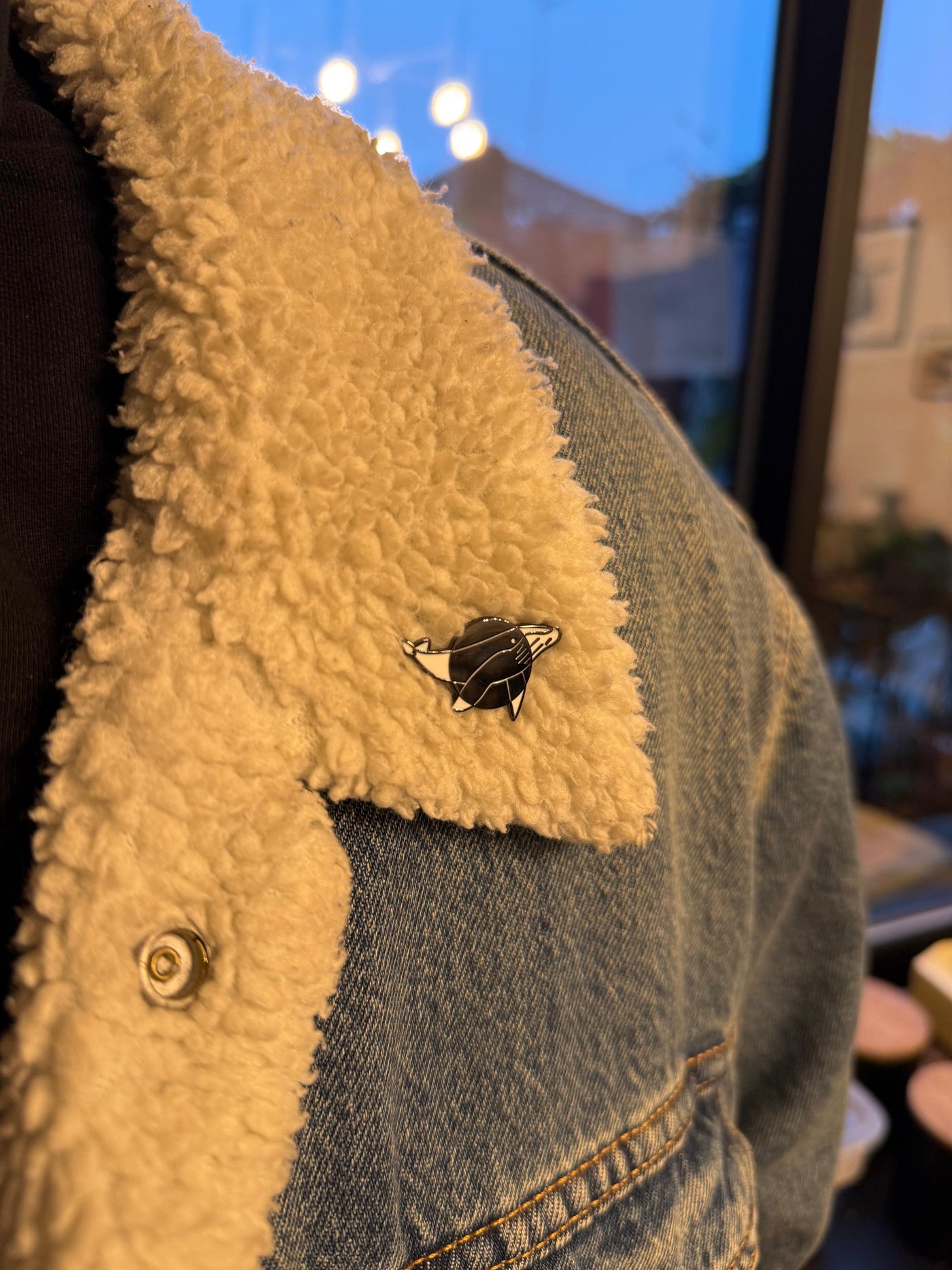 Flat enamel TWWTS Pin, The White Whale Tattoo Society, Milano