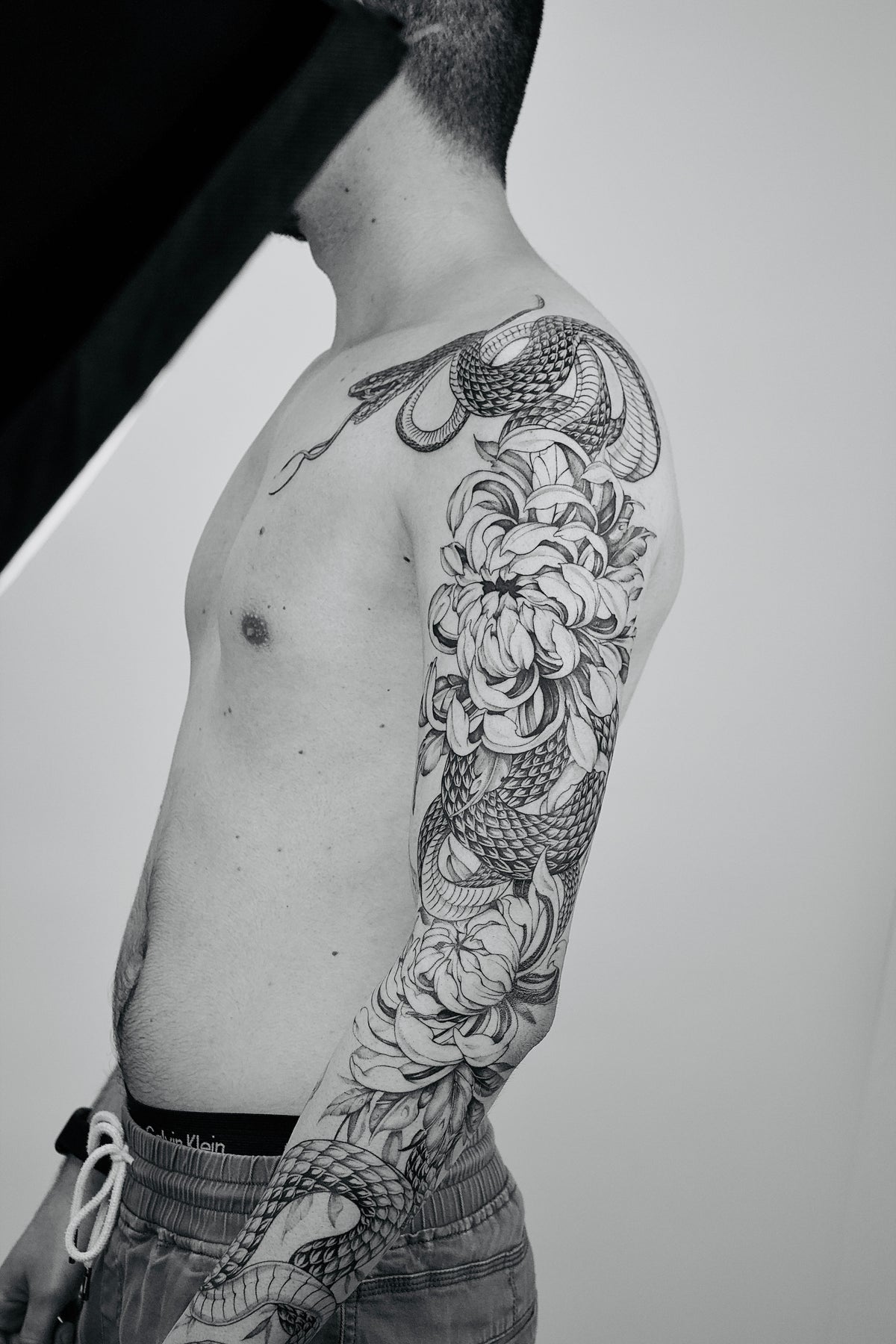 Tatuaggio Fine Line di David Arato, The White Whale Tattoo Society