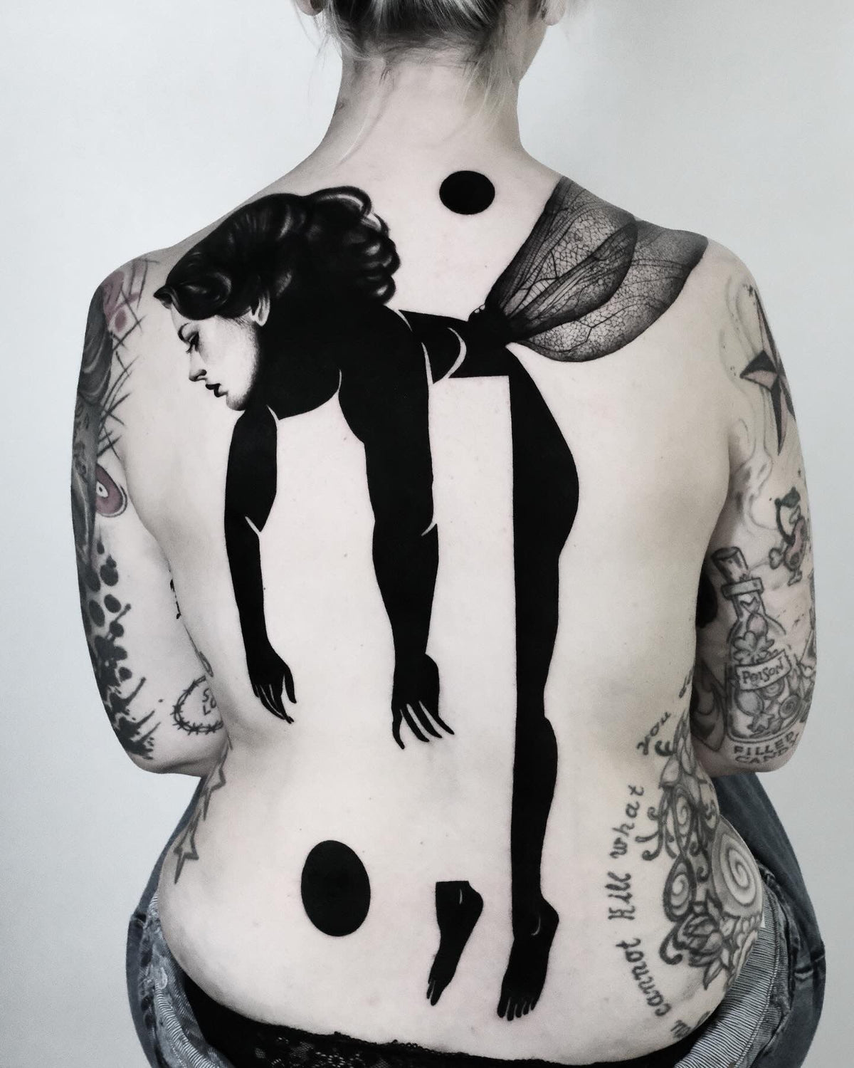 Tatuaggio Surrealism di Matteo Nangeroni, The White Whale Tattoo Society