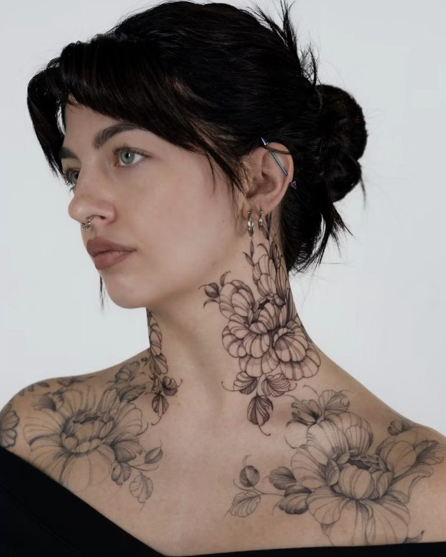 Tatuaggio di madisonbloom.ink, guest di The White Whale Tattoo Society, Milano