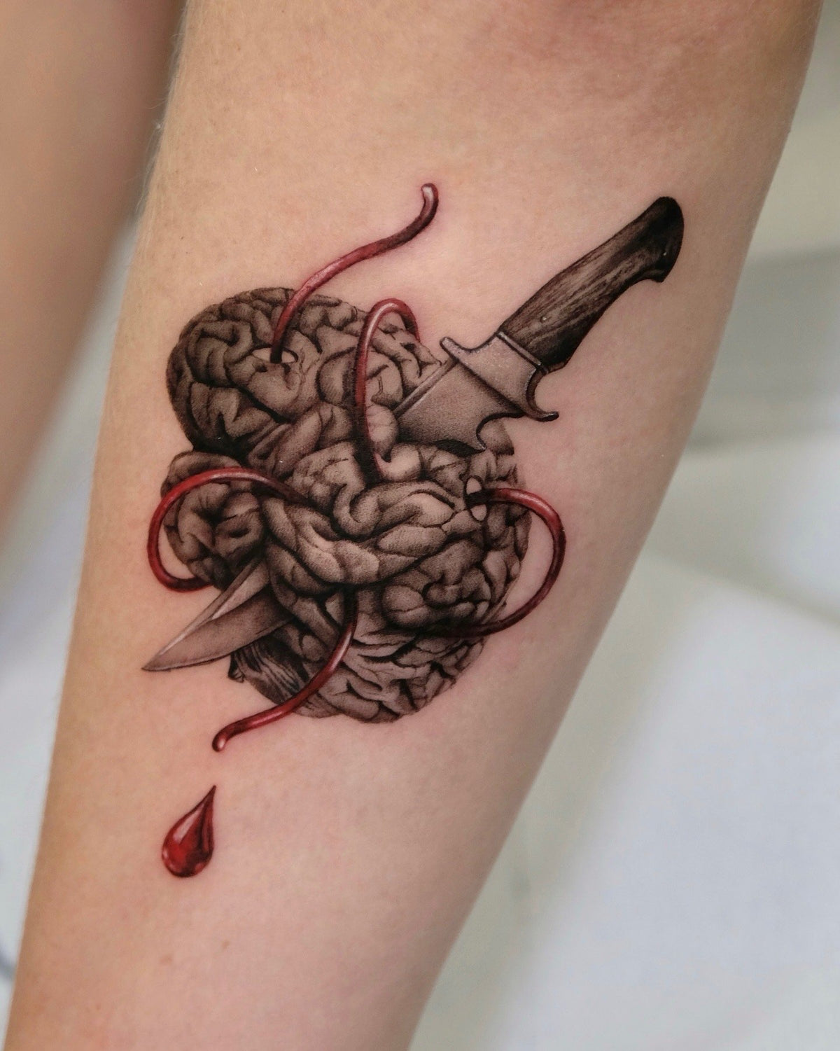 Tatuaggio Microrealism di Verdiana, The White Whale Tattoo Society