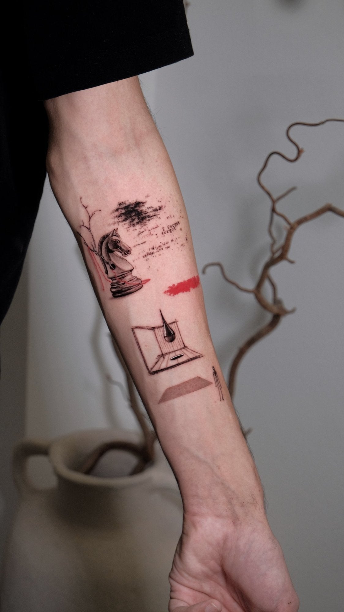 Tatuaggio Microrealism di Verdiana, The White Whale Tattoo Society