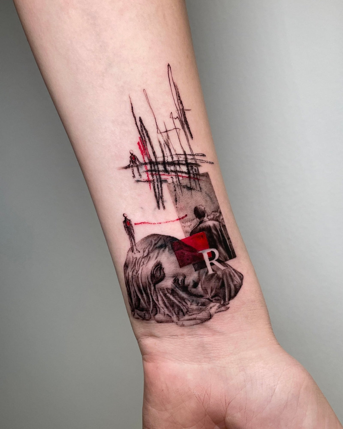 Tatuaggio Microrealism di Verdiana, The White Whale Tattoo Society