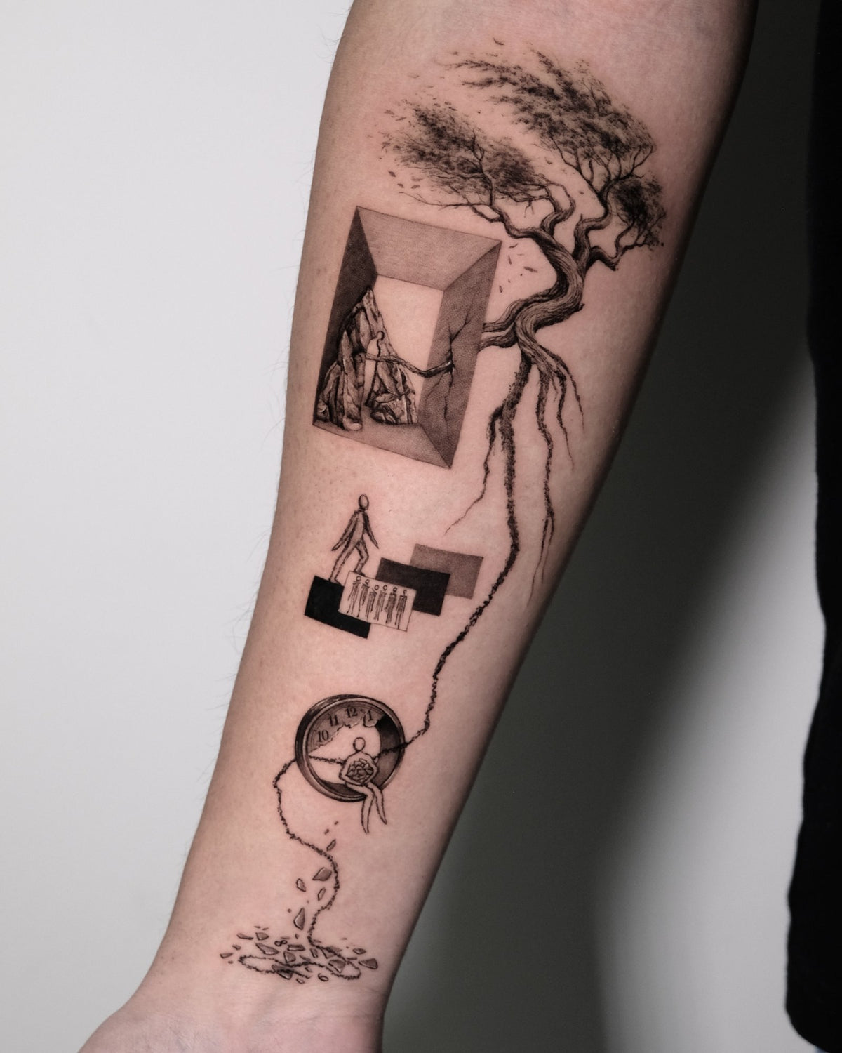 Tatuaggio Microrealism di Verdiana, The White Whale Tattoo Society